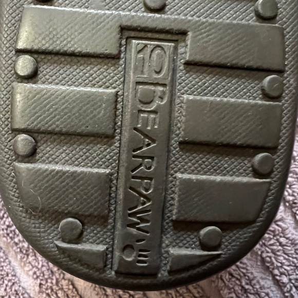 Mens Bearpaw Slippers - Picture 6 of 6